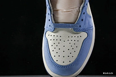 in Flight  1 High Jordan FD2596-400 First OG 1020